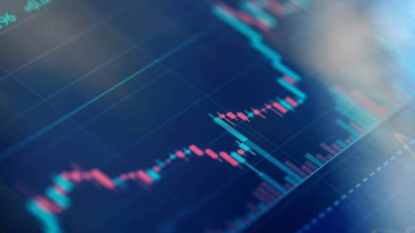 Analiză EY: Evoluţia pieţei de fuziuni şi achiziţii din România a scăzut cu 6,2% în primele 9 luni din 2023