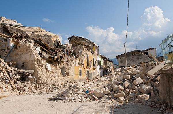 UNRWA: Foametea şi bolile devin rapid o problemă majoră în Gaza