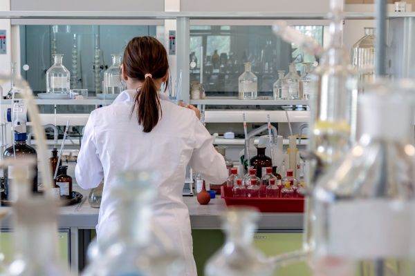 Studiu ERT: UE - ultima la nivel global în privinţa alocărilor pentru cercetare-dezvoltare