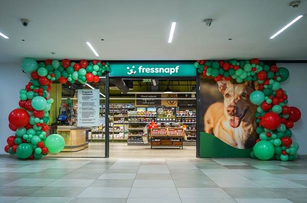 Fressnapft împlineşte un an de la intrarea pe piaţa românească de hrană şi accesorii pentru animale de companie