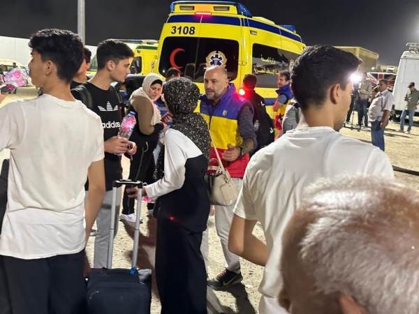 MAE: "93 de cetăţeni români evacuaţi din Fâşia Gaza au ajuns în România"