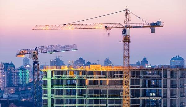 AHK România: Reducerea cheltuielilor bugetare afectează şi construcţiile