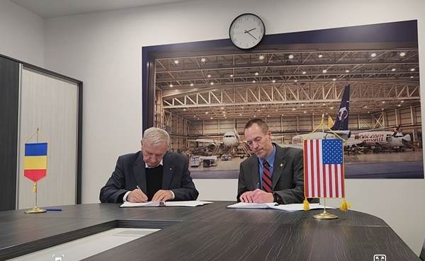 Derco şi Aerostar au semnat un acord pentru întreţinerea flotei de avioane F-16 a Forţelor Aeriene Române
