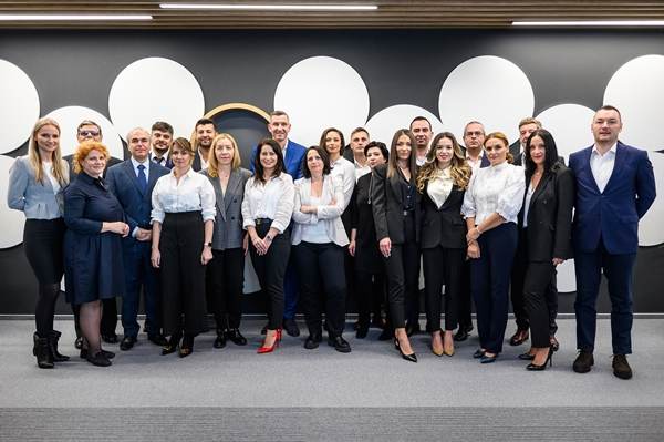 Fondatorii International Alexander Holding au preluat 25% din acţiunile Moov Leasing