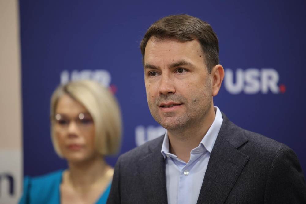 Drulă: "USR va vota pentru ridicarea imunităţii lui Cîţu şi îl susţine pe Voiculescu pentru europarlamentare"