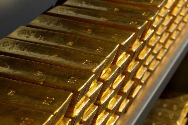 CNBC: "Gold just hit a new all-time high; analysts believe the appreciation will continue" 