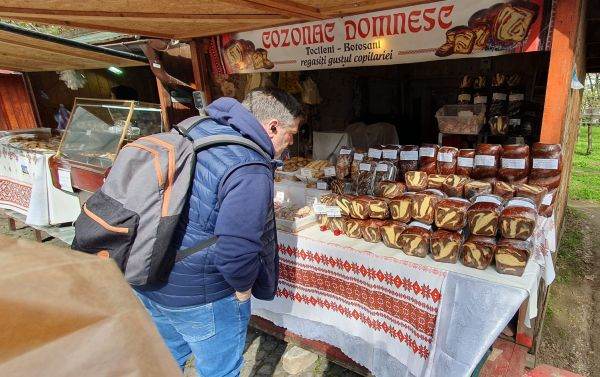 Sursa foto: facebook / Targ de produse traditionale obtinute in ferme si gospodarii taranesti.