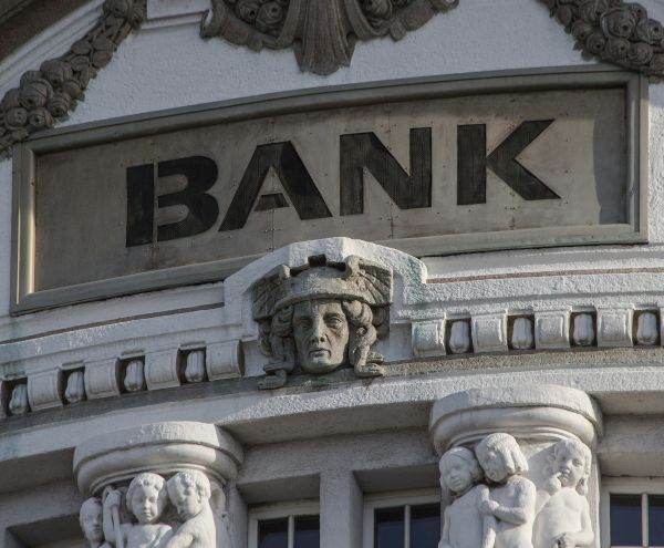 Pierderile nerealizate din sistemul bancar american sunt tot mai ameninţătoare