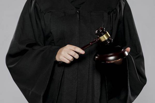 UNATC şi-a recâştigat "scena" în instanţă