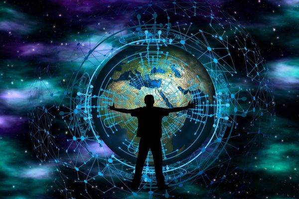 Globalizarea se redresează, dar rămâne sub nivelul premergător pandemiei