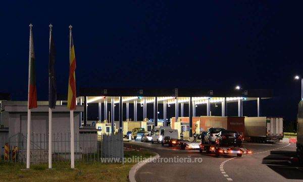 Aproximativ 147.900 de persoane au tranzitat ieri punctele de frontieră din ţară