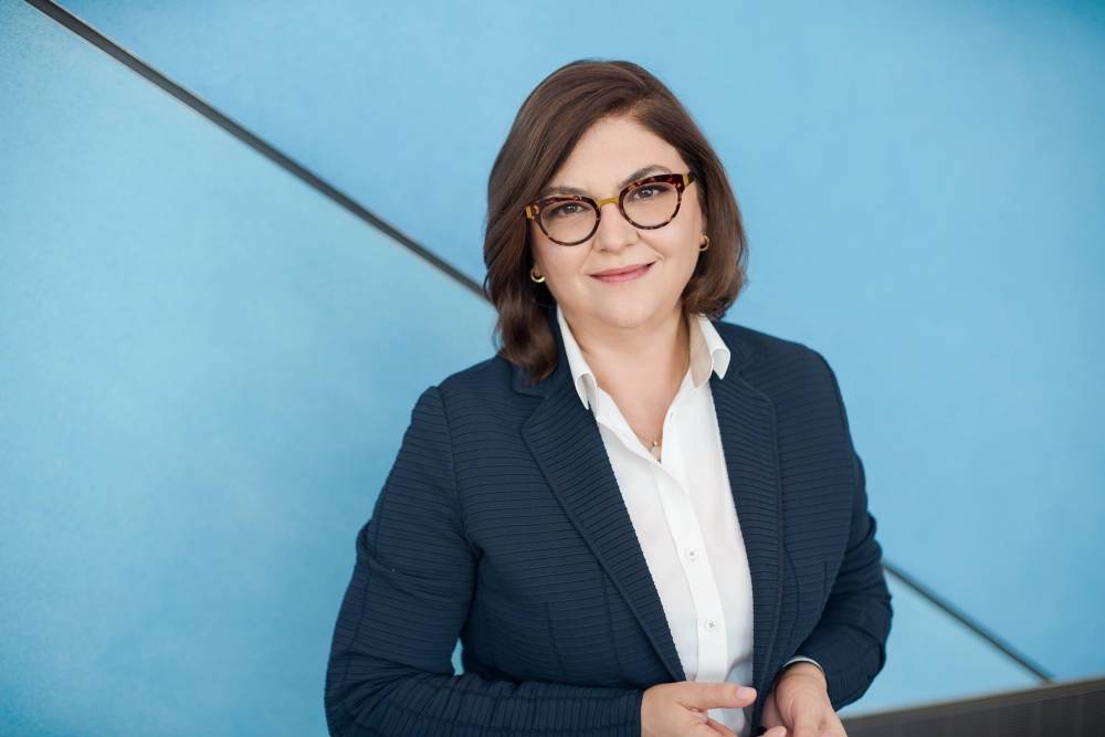 Vălean: "România are în plan instalarea a minimum 30.000 de puncte de reîncărcare prin PNRR"
