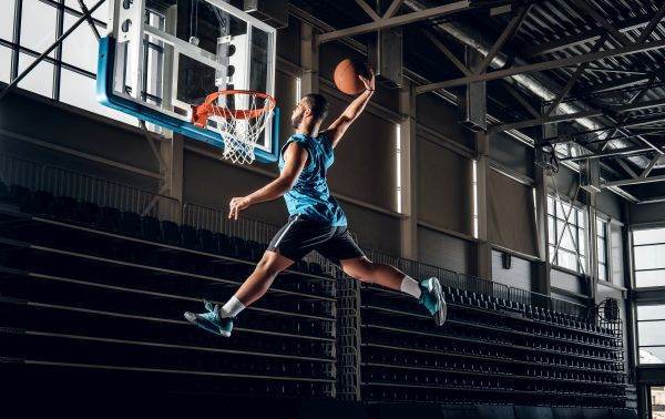 Fiul lui LeBron James a revenit sub panou la cinci luni după ce a suferit un atac de cord