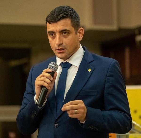Simion: "Nu vrem un simulacru de Schengen dacă vine la pachet cu migranţi ilegali din Afganistan"