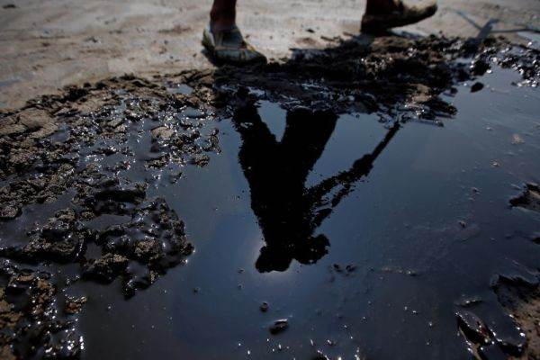 Reuters: Rusia are în vedere reduceri suplimentare ale exporturilor de petrol 