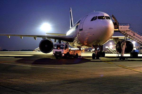 AFP: Mesaje anti-Hezbollah au apărut pe ecranele de la aeroportul din Beirut
