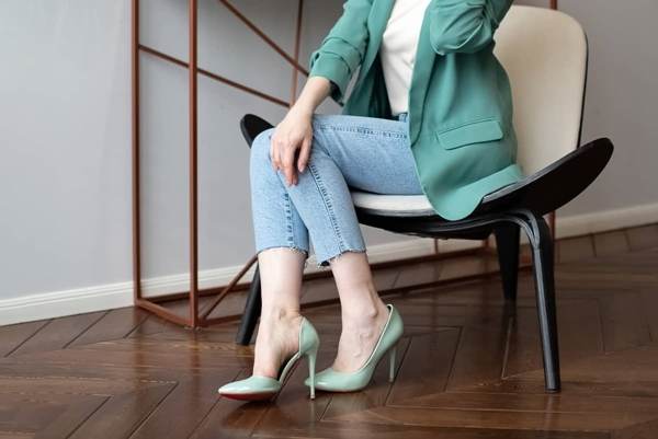 Fineţea încălţămintei - arta de a asorta pantofii de damă cu o garderobă elegantă