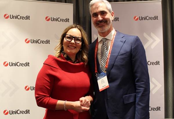 Teodora Petkova şi Dan Bucşa, UniCredit