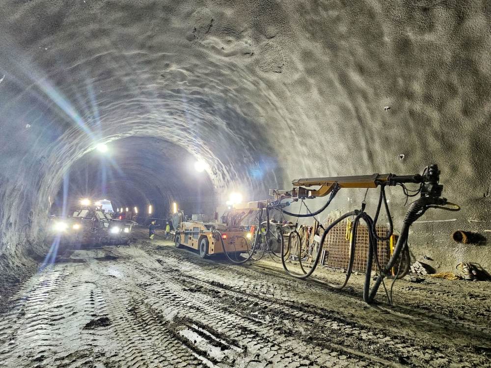 News: "A început organizarea de şantier pe lotul 3 al Autostrăzii Sibiu-Piteşti"