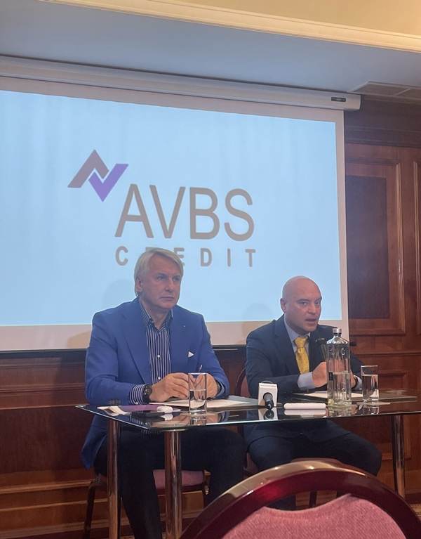 AVBS Credit îşi lansează propriul sistem naţional de francizare