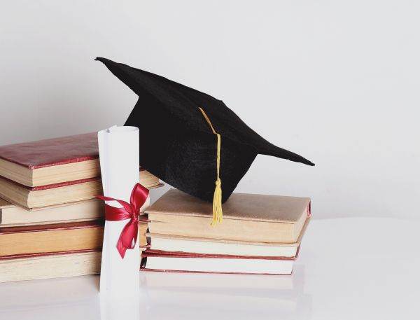 Ministerul Educaţiei confirmă "legalitatea" ARACIP