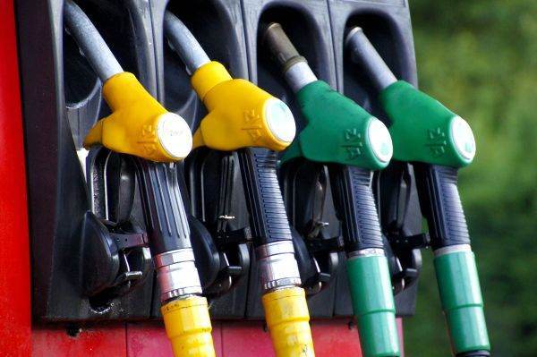 Cu ce înlocuim motorina şi benzina? Biocombustibilii viitorului