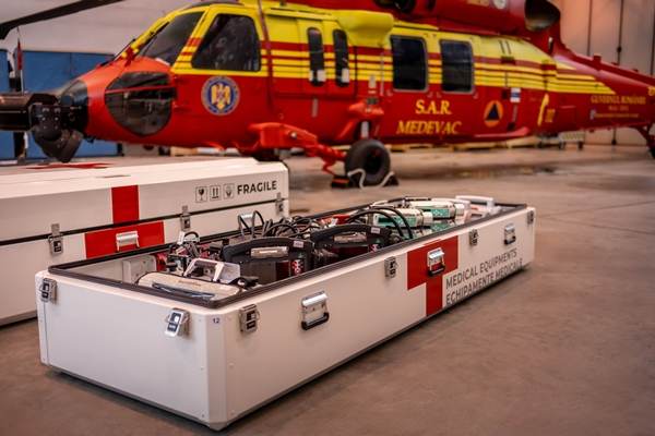  Deltamed a echipat elicopterele BlackHawk cu brancarde medicalizate care transportă pacienţi în situaţie critică