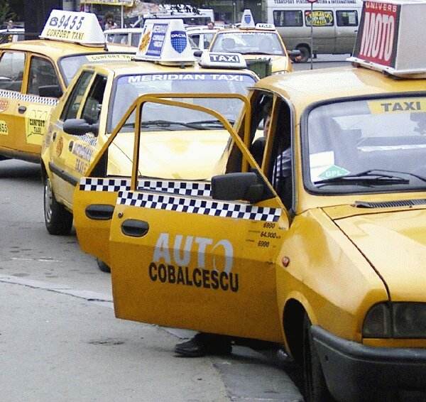 Protestul taximetriştilor continuă