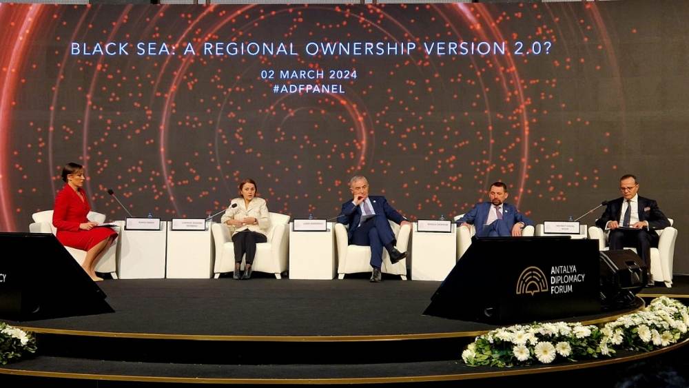MAE: Prioritatea strategică acordată de România regiunii Mării Negre - subliniată de Odobescu la Forumul Diplomatic de la Antalya