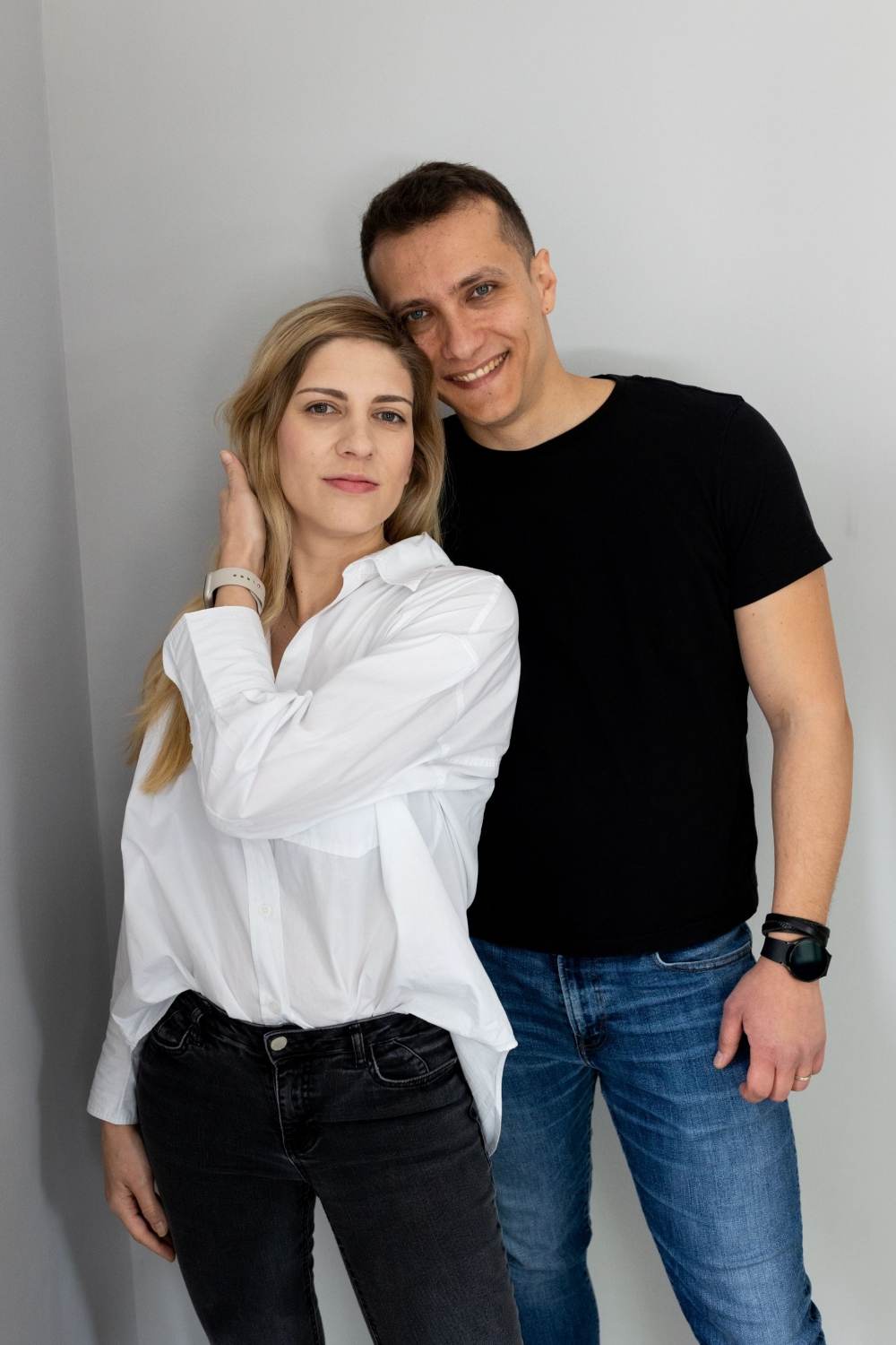 Laura si Vlad Sardescu - fondatorii Neakaisa.ro