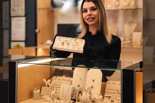 CreditAmanet ţinteşte o creştere de peste 40% a segmentului de aur