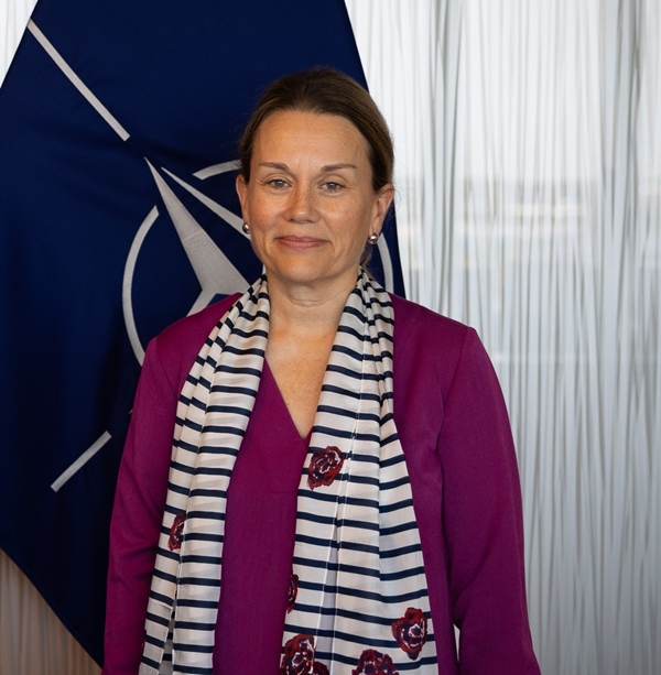 Sursa foto: Platforma X Julianne Smith