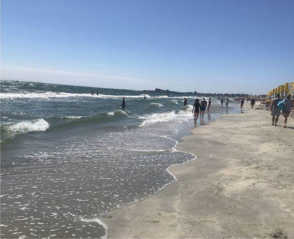 Litoralulromanesc.ro: Sezonul estival pe litoral va începe cu o vacanţă prelungită pentru zeci de mii de români, care fac "punte" între 1 Mai şi Paşte