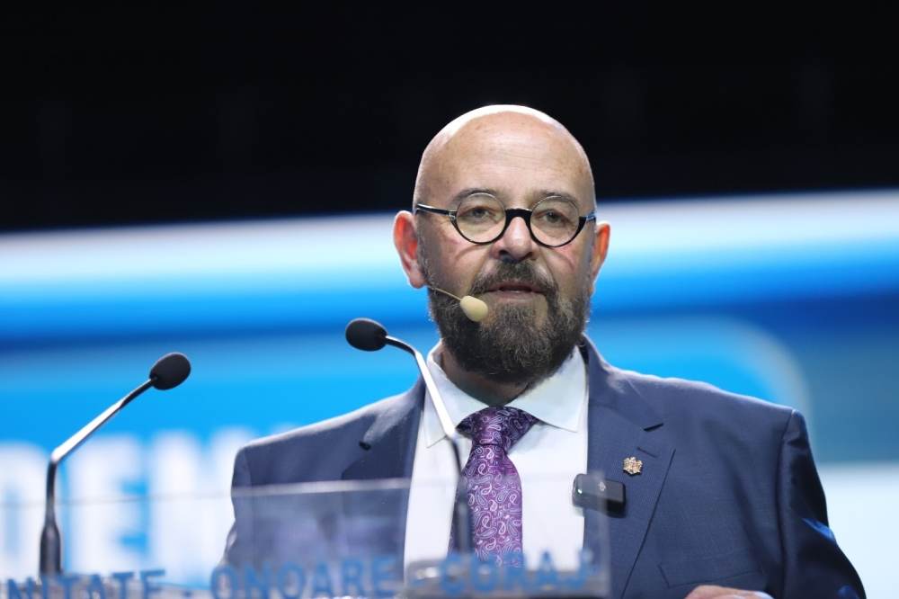 Piedone: "Mazilirea lui Cîrstoiu-blat politic prin care PSD şi PNL îl susţin pe Nicuşor Dan"