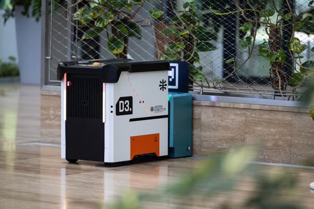 Agora Robotics lansează primul robot autonom industrial dezvoltat şi produs în România - Sweep 