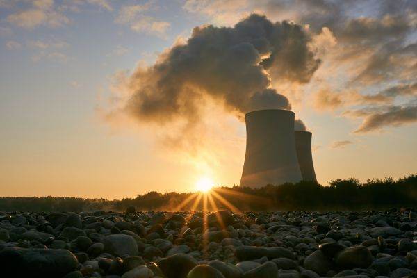 Schimbările climatice ne îmbolnăvesc ochii. "Poluanţii atmosferici şi particulele fine din aer agravează problemele de suprafaţă oculară"