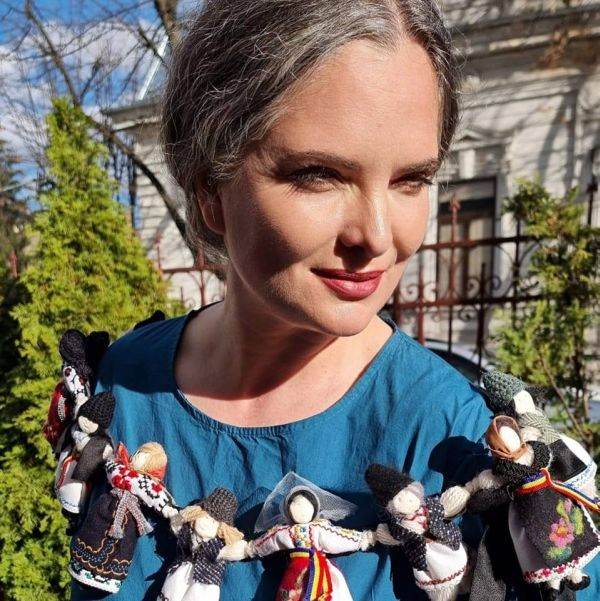 "Nu orice cămaşă tradiţională este ie; Ia este supremă şi o purtăm la momentele de mare sărbătoare"