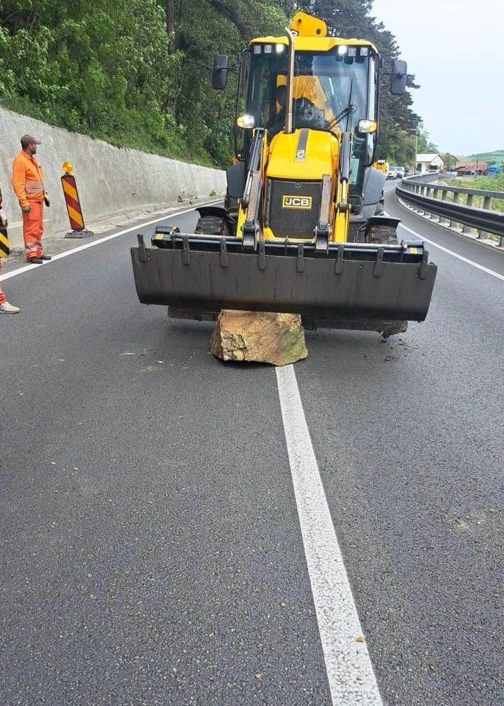 Rutele ocolitoare ale Văii Oltului (DN7) în perioada defrişării versantului