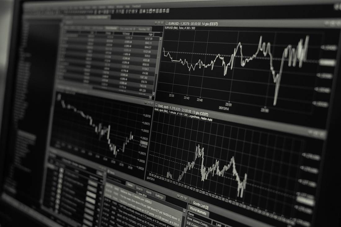XTB: Piaţa de capital, sub presiune din cauza blocajului informatic mondial