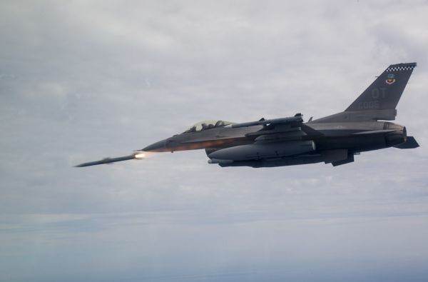 Photo source: https://ro.usembassy.gov/ (U.S. Air Force photo by Senior Airman Joshua Hoskins)