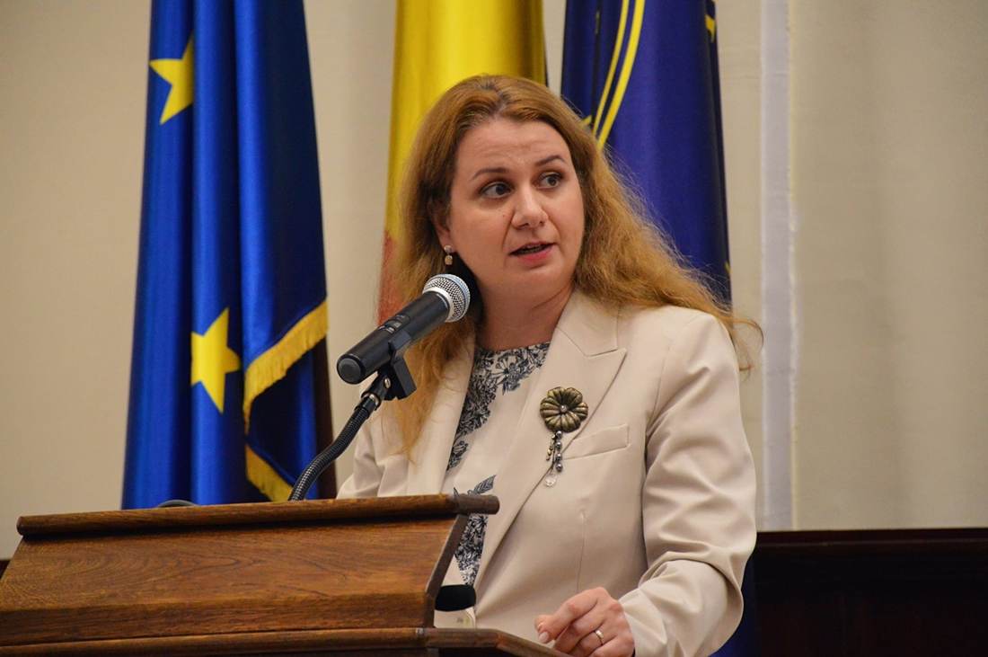 Ligia Deca: "A fost aprobată hotărârea de Guvern prin care sunt alocate sistemului de educaţie 7.800 de posturi în plus"
