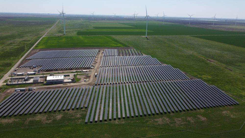 ENGIE Romania îşi extinde portofoliul de producţie de energie regenerabilă cu prima sa centrală hibridă 