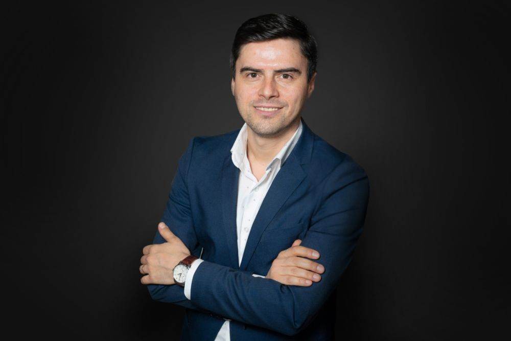 Românii investesc în produse mai scumpe şi în achiziţii orientate spre viitor