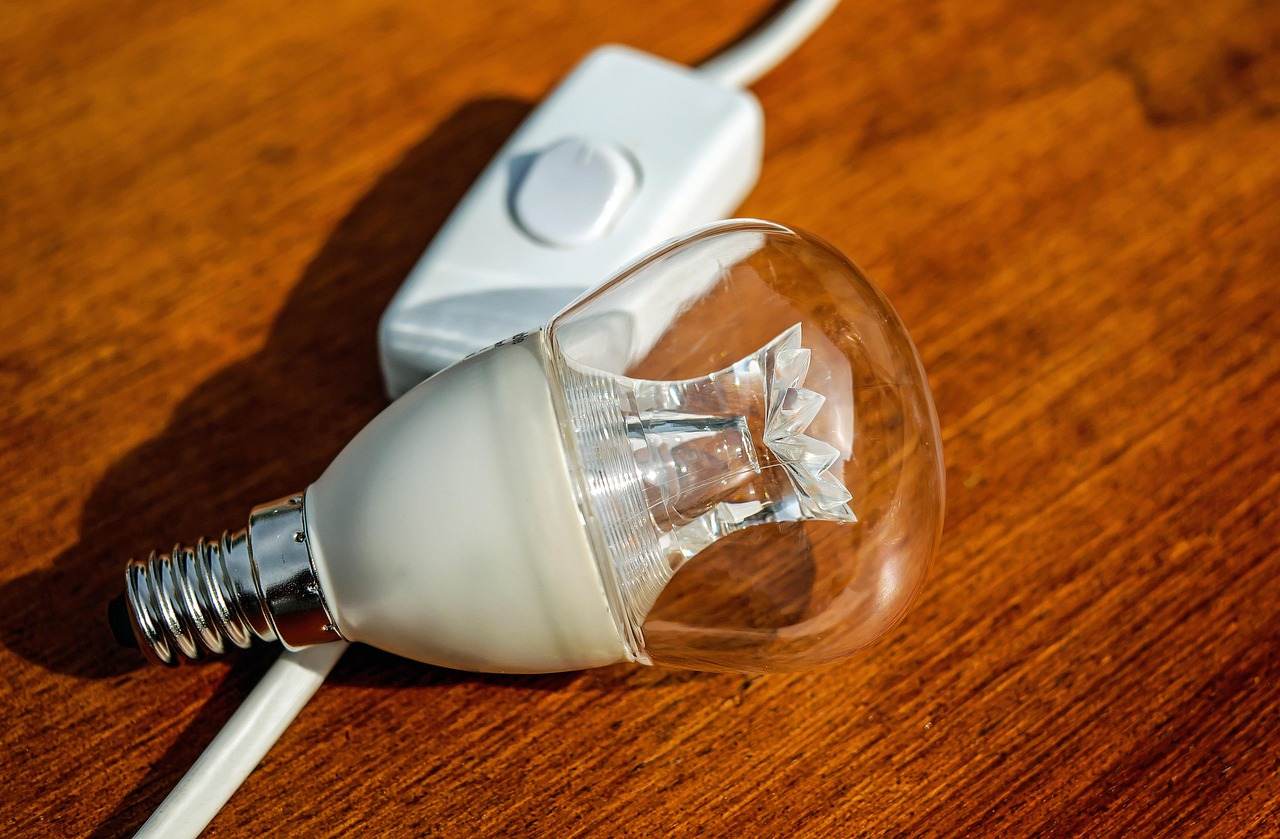 Distribuţie Energie Oltenia obţine o refinanţare de 1,76 miliarde lei pentru investiţii în reţele şi tranziţia energetică