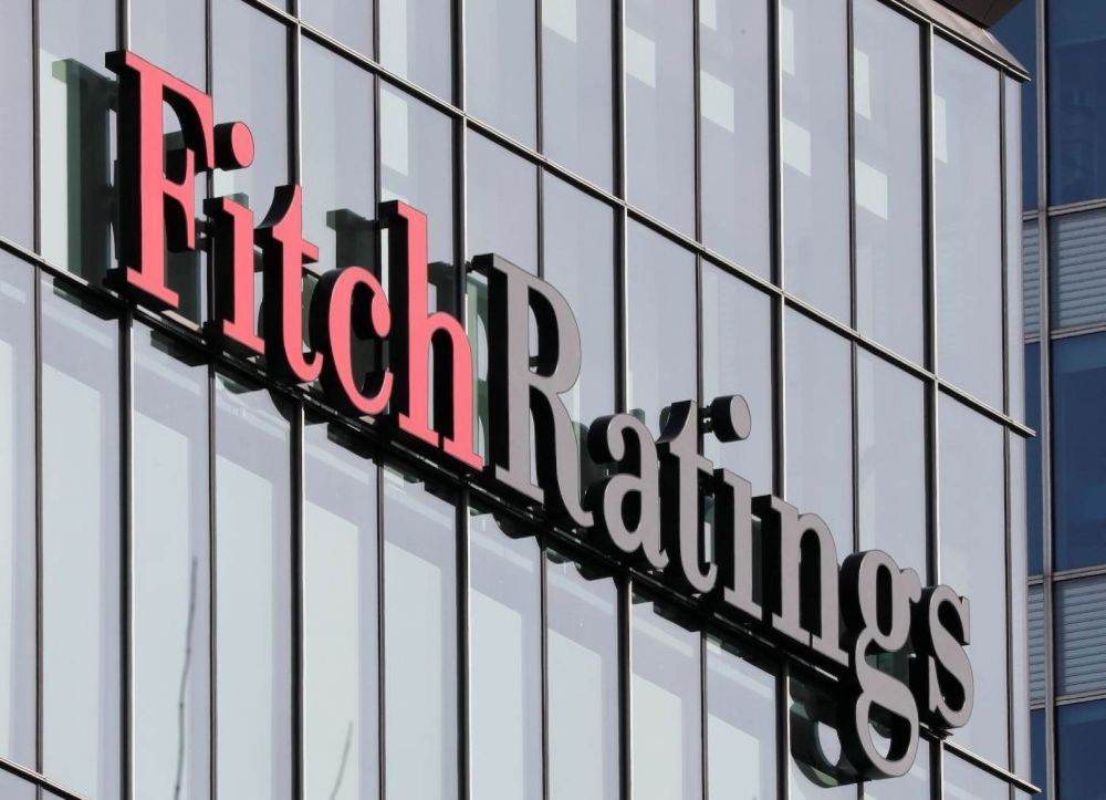 Fitch estimează că UE poate cheltui 500 de miliarde de euro pentru apărare în următorii ani, dar avertizează asupra deficitelor