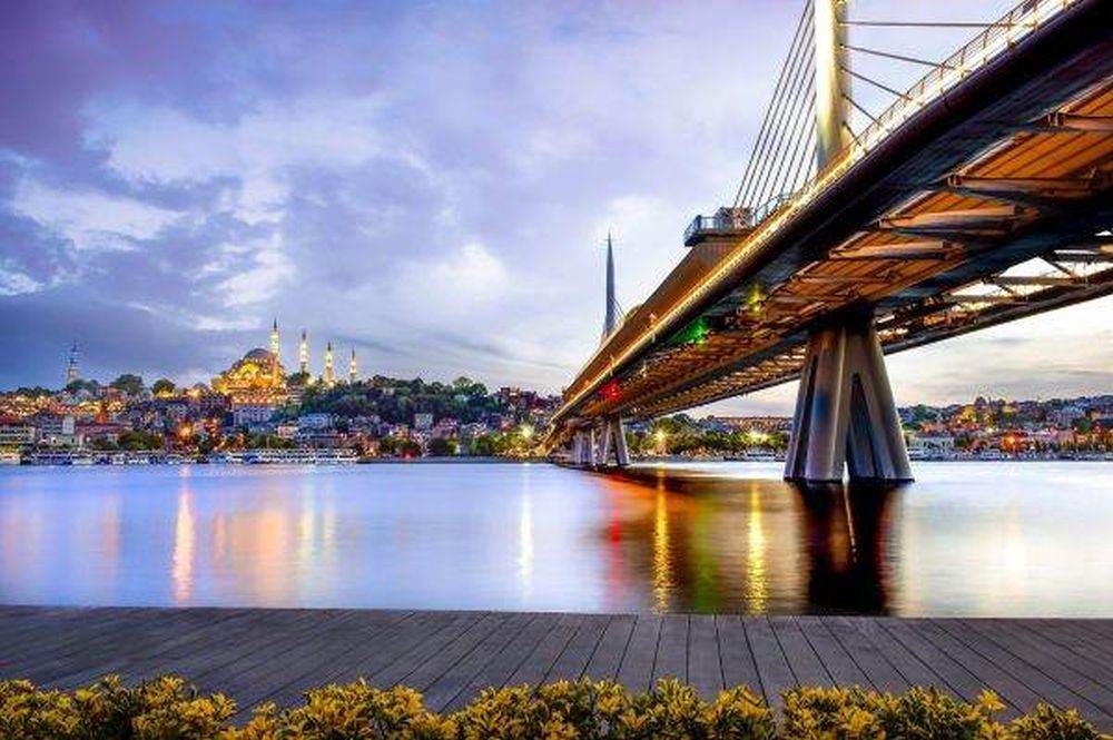 Companiile turceşti, afectate de criza politică
