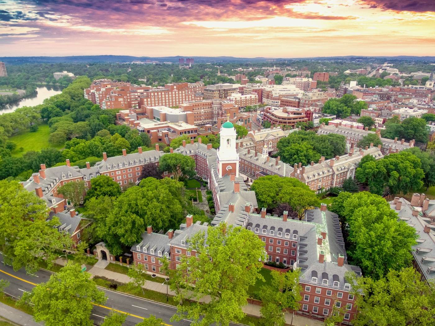 Administraţia Trump anunţă că vrea să priveze Universitatea Harvard de subvenţii în valoare de 9 miliarde de dolari