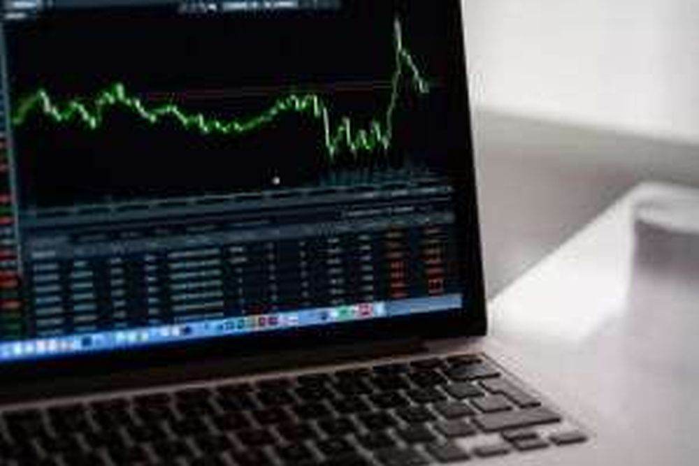 Bursele europene au închis vineri în scădere cu circa 5%, după ce China a impus tarife vamale de retorsiune împotriva SUA