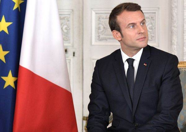Macron s-a întâlnit cu preşedintele egiptean imediat după sosirea sa la Cairo