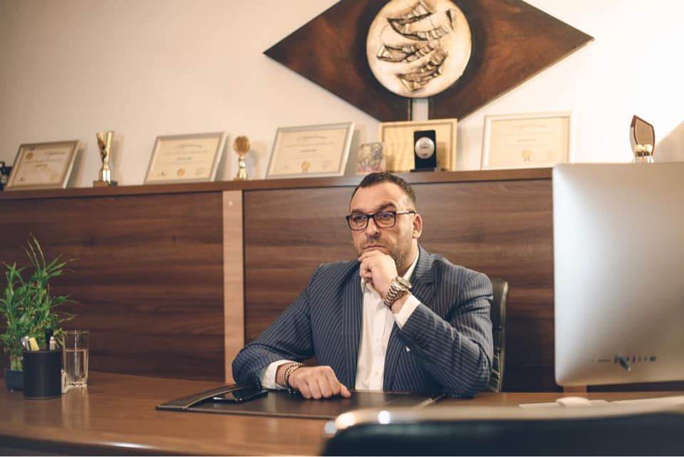 Studiu DeLucru.ro: Peste 2 milioane de români apţi de muncă rămân invizibili pe piaţă din cauza barierelor digitale